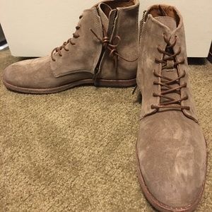 frye chris lace up boot